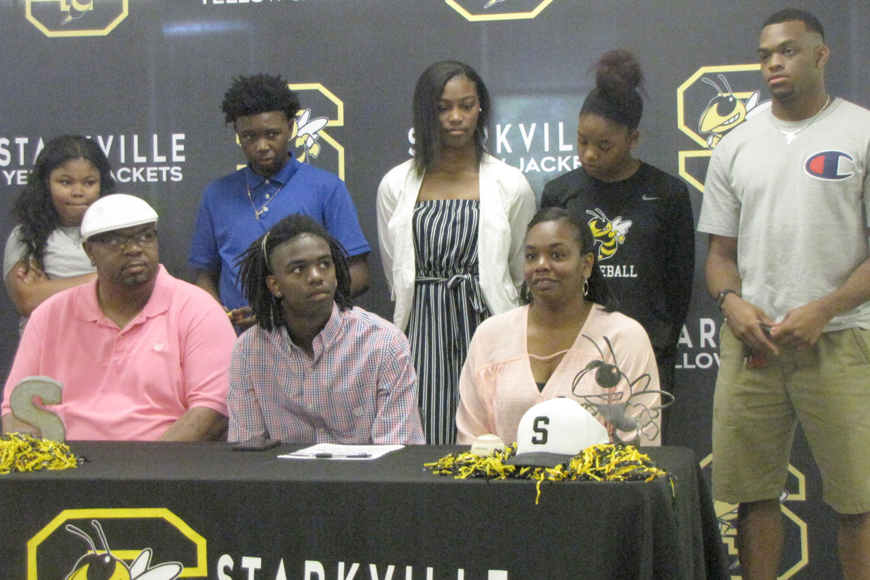 Starkville's Scales signs with Blue Mountain